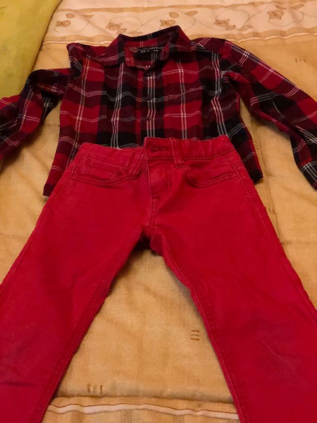 Lote 3 pantalones Benetton y regalo de 3 camisas