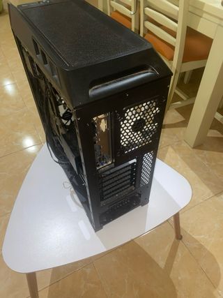 Caja de PC Negra