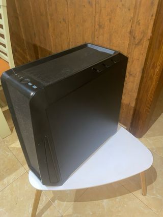 Caja de PC Negra