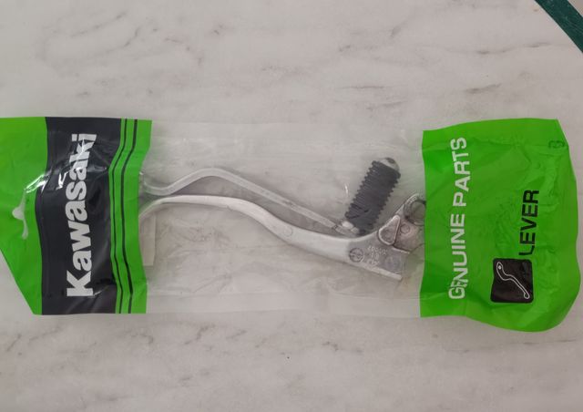 Maleta y pedal marcha y espejo Izq Kawasaki Er6N/F