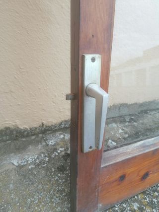 Finestra de fusta antiga