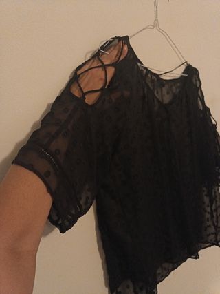 Blusa Negra Transparente con Lunares