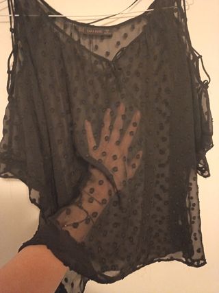Blusa Negra Transparente con Lunares