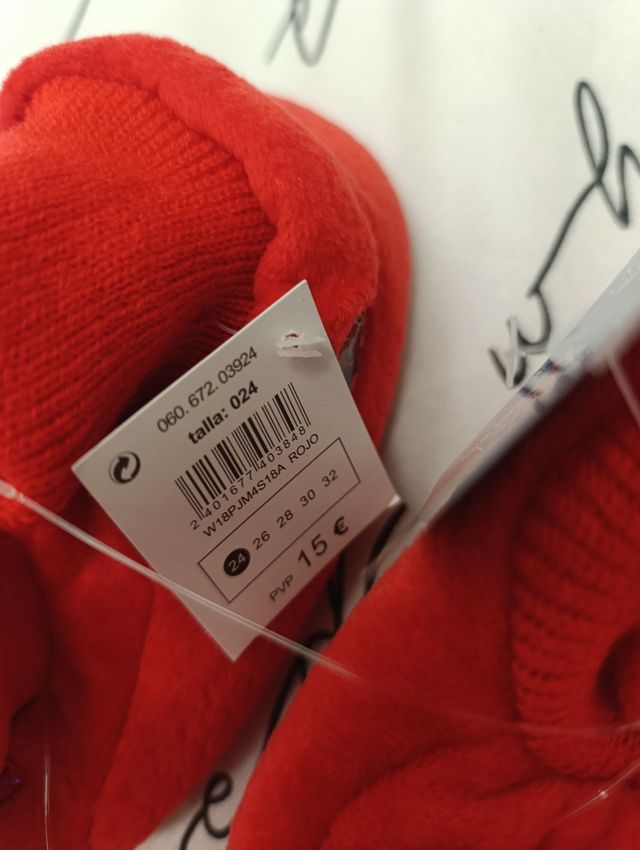 Zapatillitas rojas talla 24