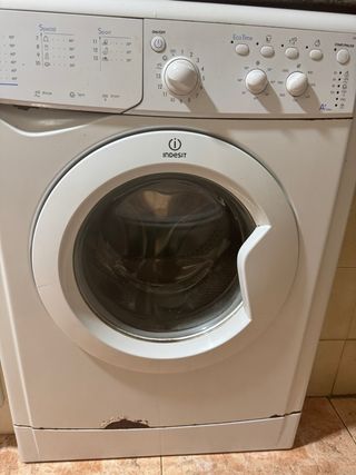 Lavadora Indesit no funciona para piezas 10€