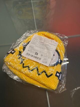 Cappellino giallo robot invernale occhi