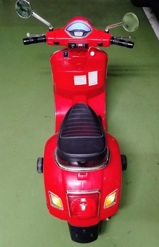 Moto infantil Vespa roja HOMCOM