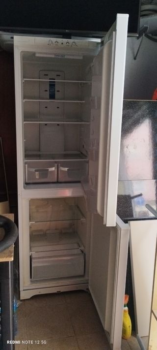 Nevera Indesit Blanca