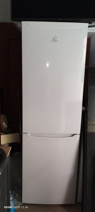 Nevera Indesit Blanca