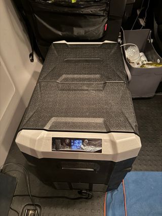 Nevera Portátil Blizze 40L Dual 12V y cable 220V