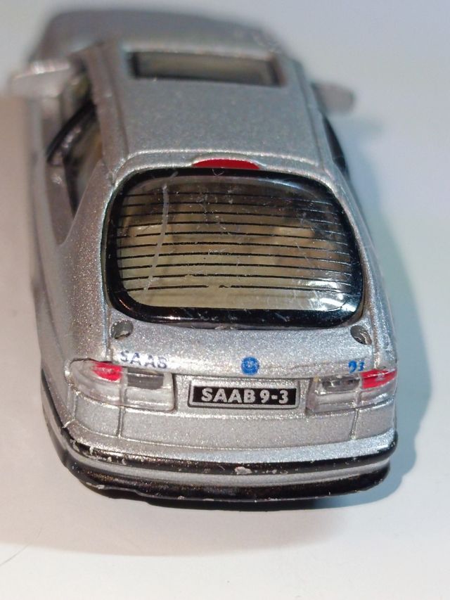 SAAB 9.3 HONGWELL 1/72 RUEDAS DE GOMA