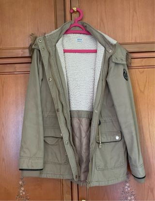 Abrigo beige con forro sherpa
