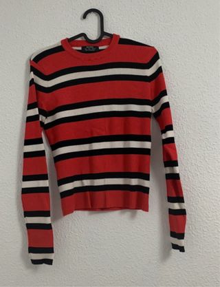 Jersey Bershka rayas rojo, negro y blanco