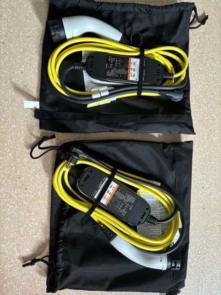 2 Cargadores eléctricos para coche