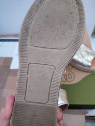 Sandalias doradas piel Talla 37