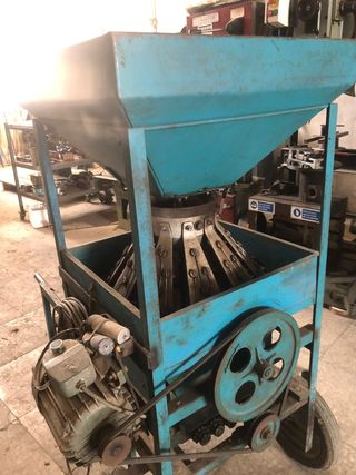 Máquina peladora de almendras