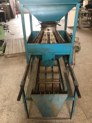 Máquina peladora de almendras