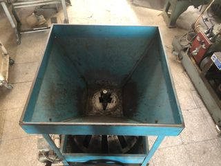 Máquina peladora de almendras