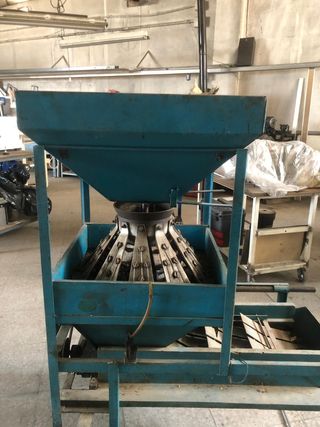 Máquina peladora de almendras