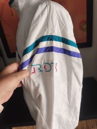 Chaqueta Y2K blanca y morada