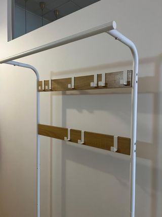 Perchero Metal Blanco y Madera