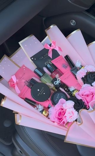 Cesta regalo personalizada.