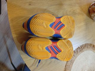 Zapatillas Asics Azul y Naranja. Puestas una vez