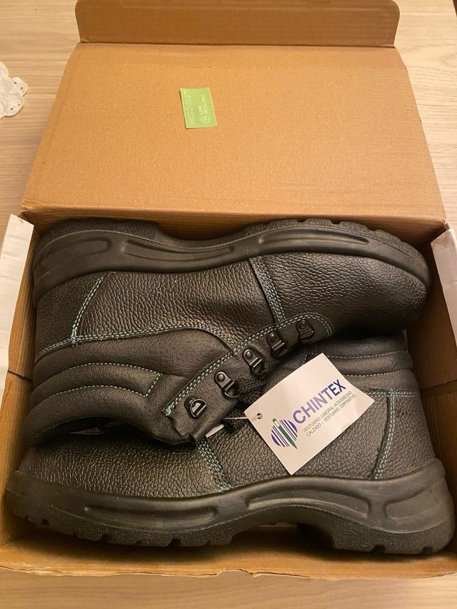 Botas seguridad CHINTEX T44
