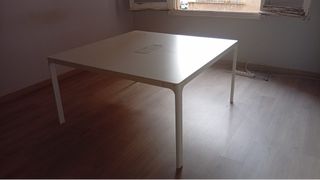 Mesa de oficina multipuesto IKEA blanca