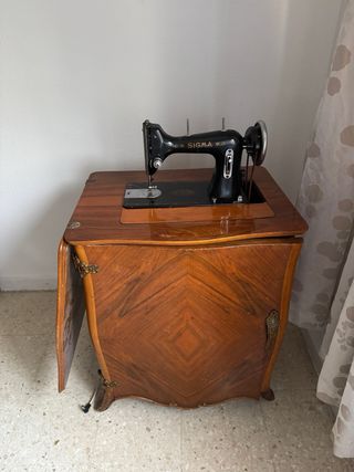 Máquina de coser Sigma antigua