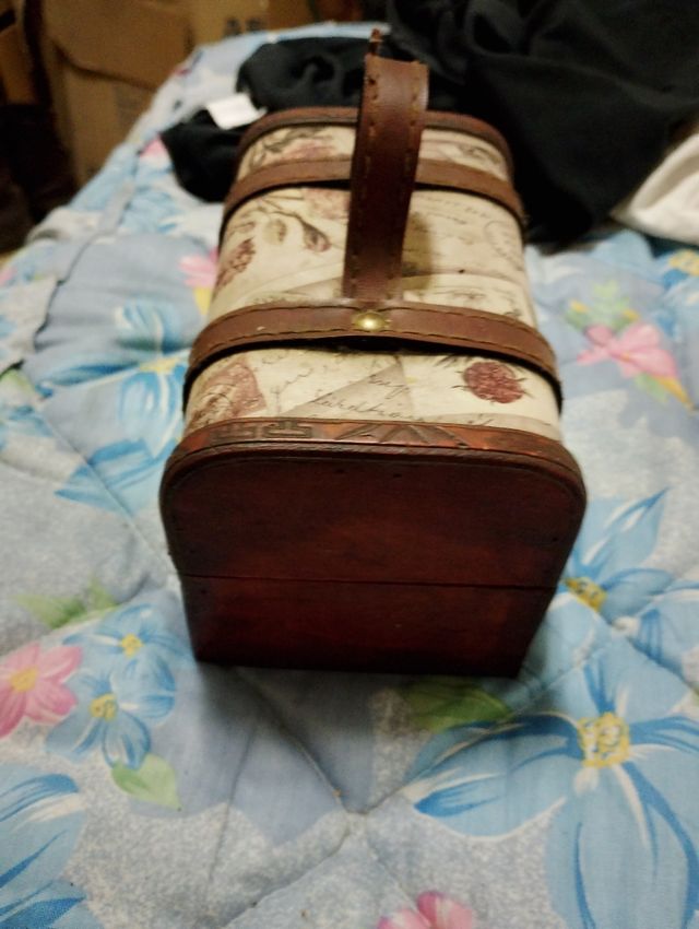 Cofre joyero vintage decorativo y cierres metalico