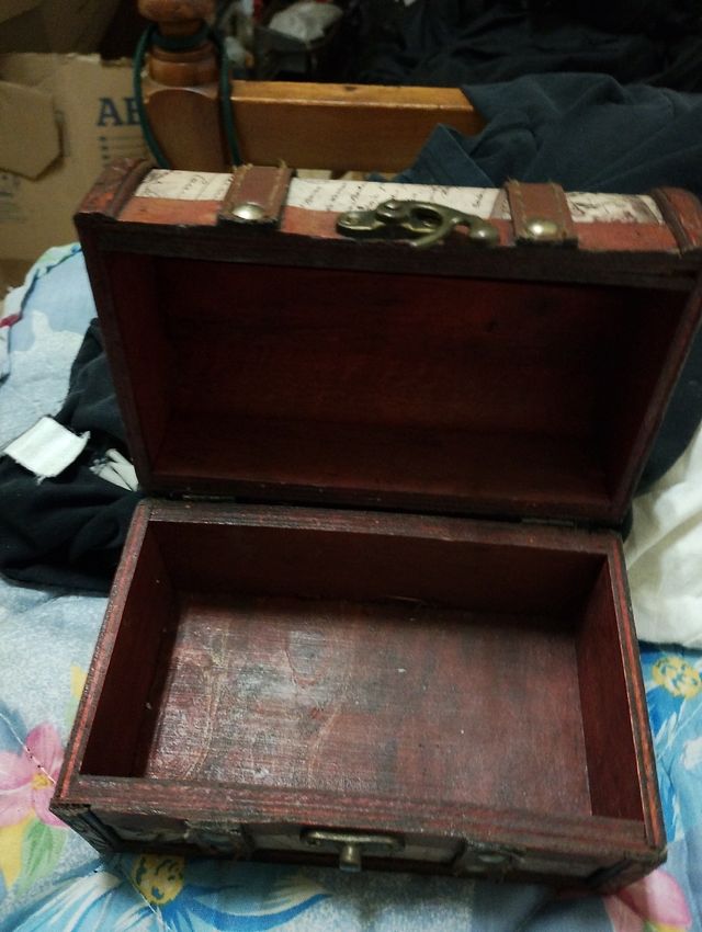 Cofre joyero vintage decorativo y cierres metalico