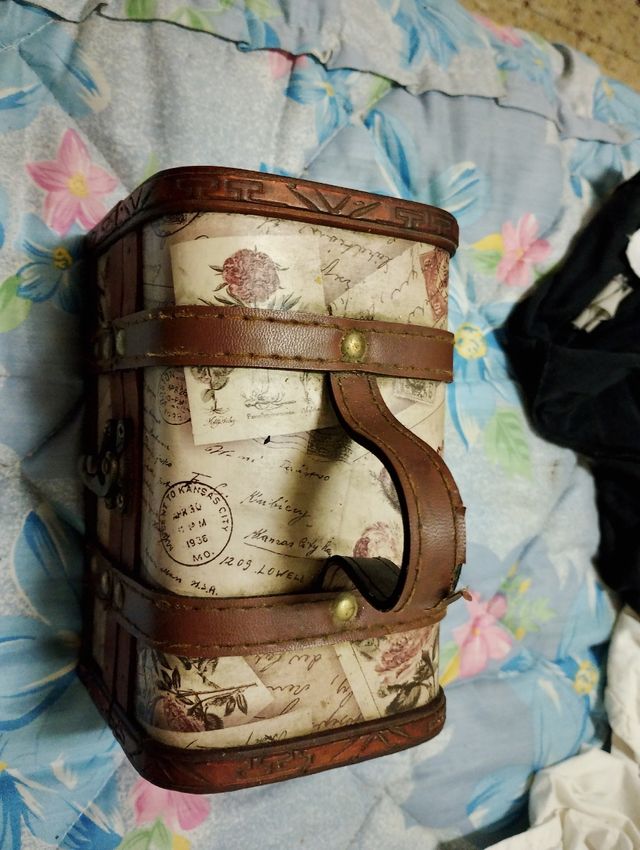 Cofre joyero vintage decorativo y cierres metalico