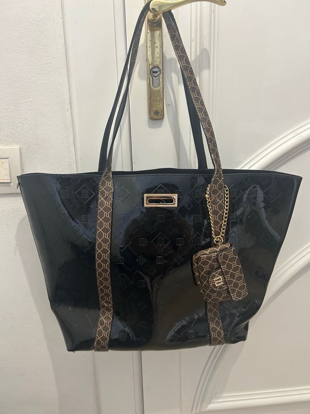 Bolso Negro y Marrón con Logo