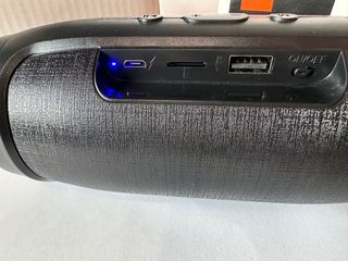 Altavoz Bluetooth Negro Como Nuevo.