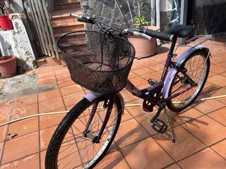 Bicicleta infantil con cesta