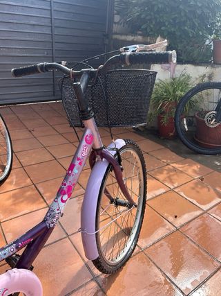 Bicicleta infantil con cesta