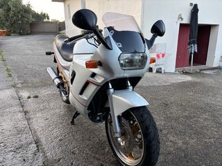 Suzuki GSX 750 F