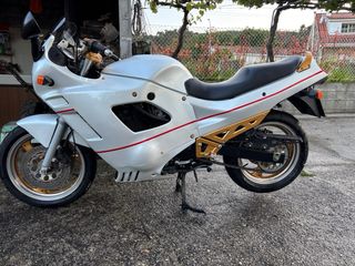 Suzuki GSX 750 F