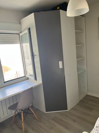 Habitación juvenil blanco gris y verde menta