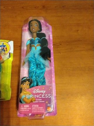 Muñeca Disney Princess y Marvel Mix Mashers