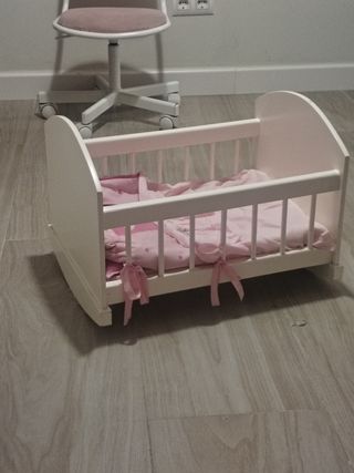 Cuna para muñecas rosa
