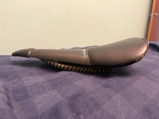 Sillín Tune Speedneedle Carbono