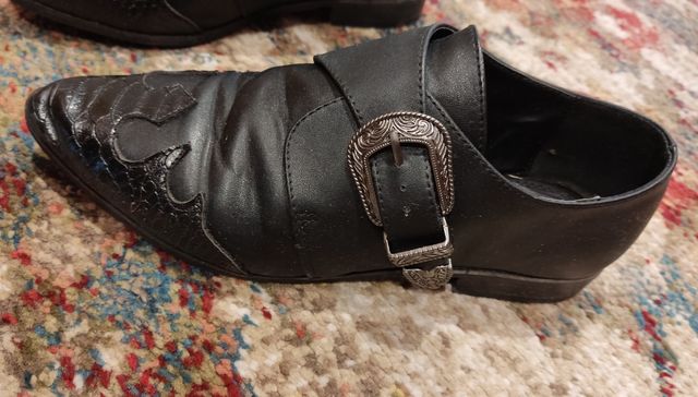 Zapatos de mujer negros con hebilla
