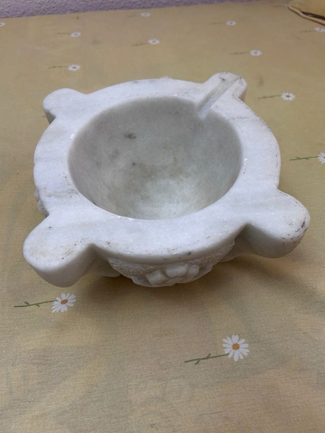 Mortero de mármol hecho a mano
