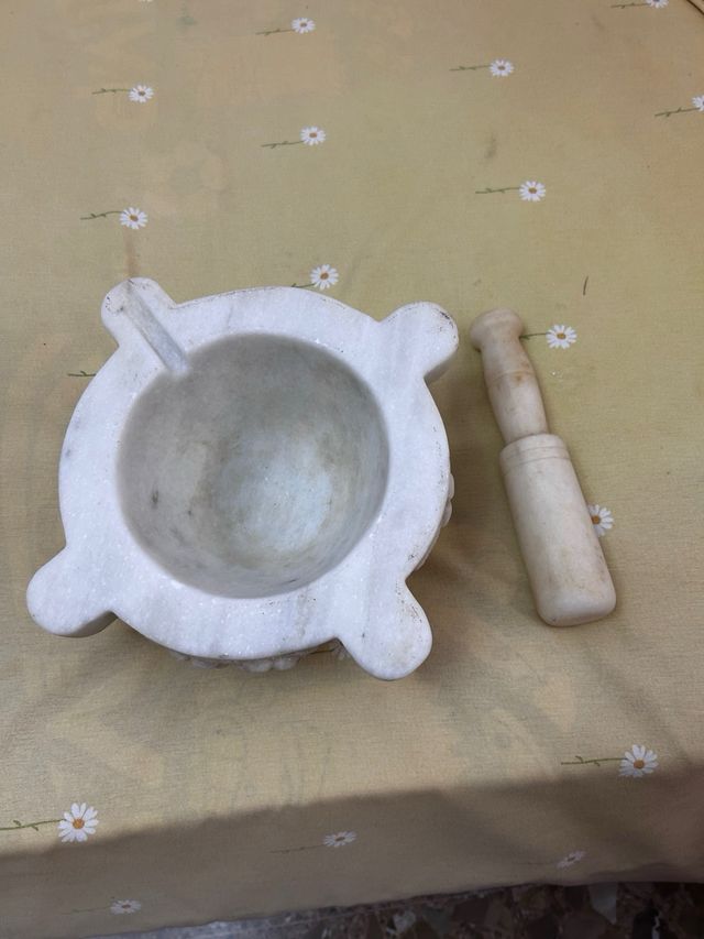 Mortero de mármol hecho a mano