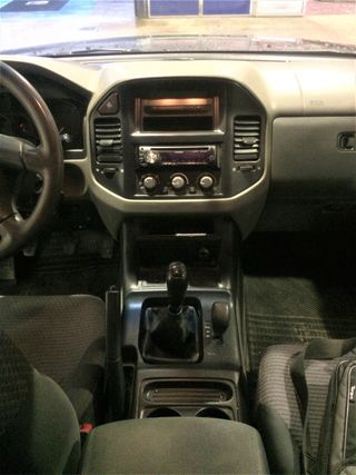 Mitsubishi Montero GLX 3.2