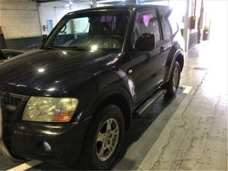Mitsubishi Montero GLX 3.2