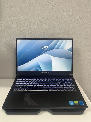 Portátil Gigabyte Negro