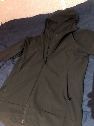 Chaqueta Nike Negra con Capucha
